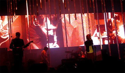 Image of Radiohead on stage during \"In Rainbows\" tour